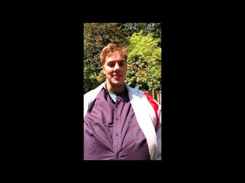 Как вдвоем пройти в кинотеатр по одному билету?