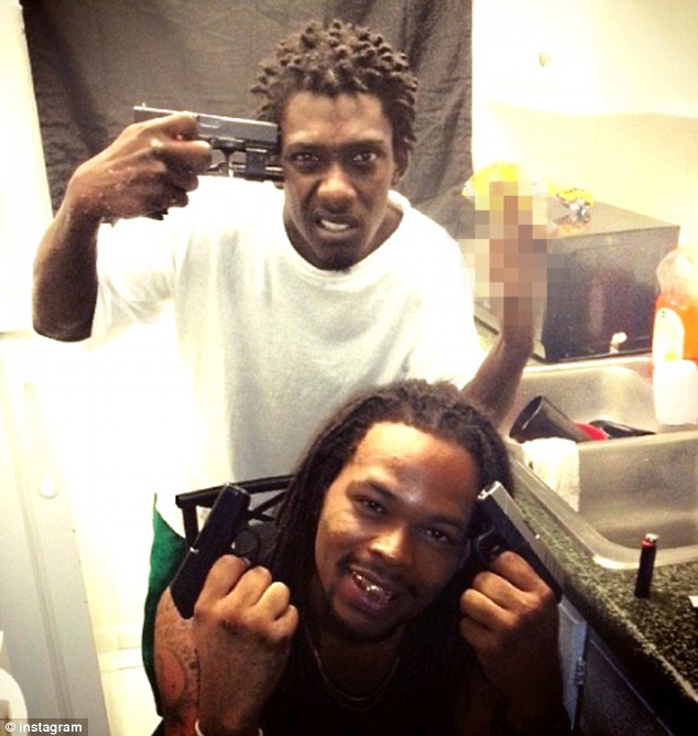 Делал селфи и случайно застрелился