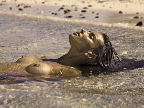 Девушки бывают разные