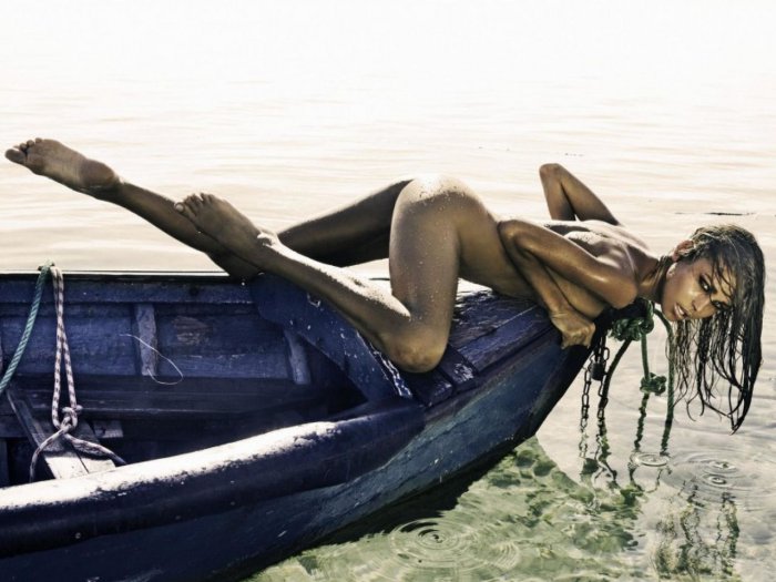 Девушки бывают разные