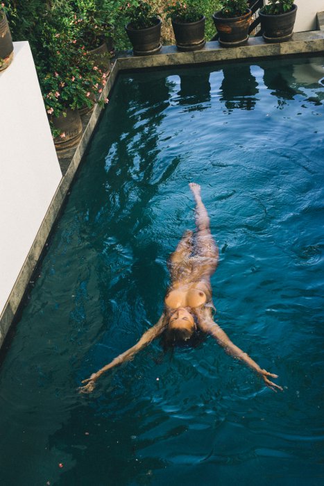 Девушки бывают разные