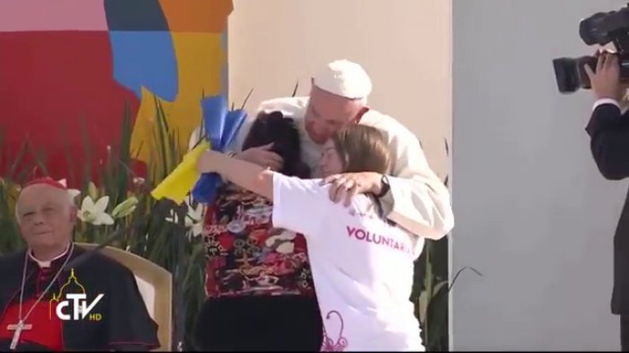 Украинские СМИ приняли международный символ синдром Дауна за национальный флаг