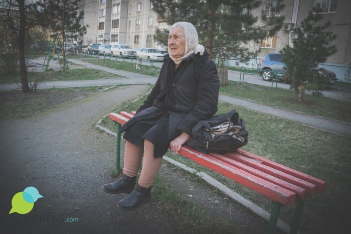 Горящую канистру с напалмом из многоэтажки в центре Челябинска вынесла 88-летняя бабушка