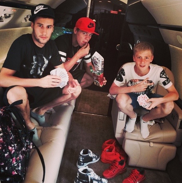 "Люди, выходя на поле, рискуют жизнью!"