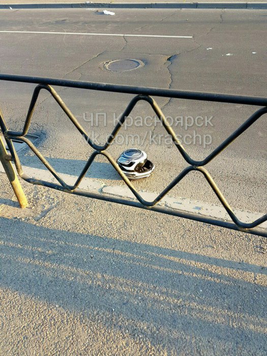 На правом берегу Красноярска мотоциклист насмерть сбил пешехода