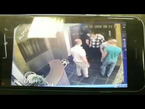 Драка! Охрана клуба держалась стойко...