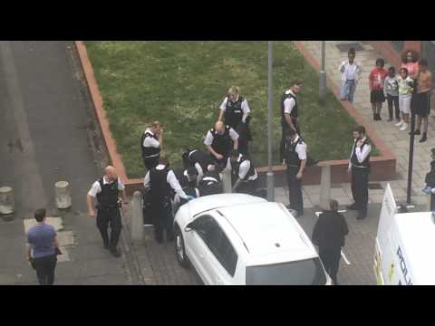 Британские копы сильно отличаются от американских коллег