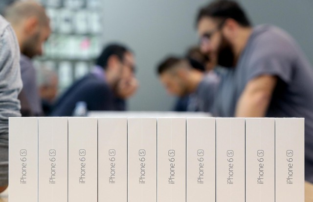 Миллиард iPhone! + опрос