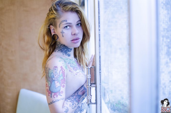 Девушки бывают разные