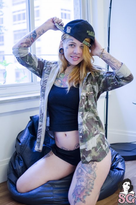 Девушки бывают разные