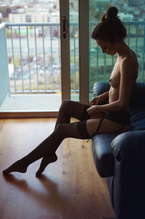 Девушки бывают разные