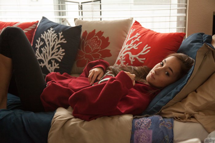 Девушки бывают разные