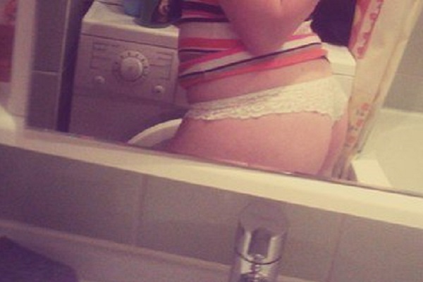 "Вот так детки!". школьник из Заволжья опубликовал в соцсети обнаженные фото 8-классницы