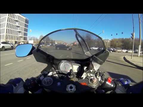 Гипнотизирующее видео с мотоциклистом