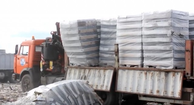 Полиция Сызрани утилизировала пустые бутылки под видом контрафактного алкоголя