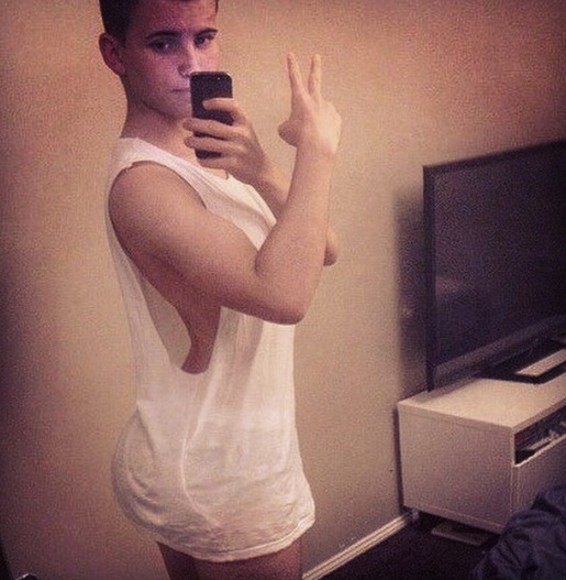 Чувак с задницей Ким Кардашян