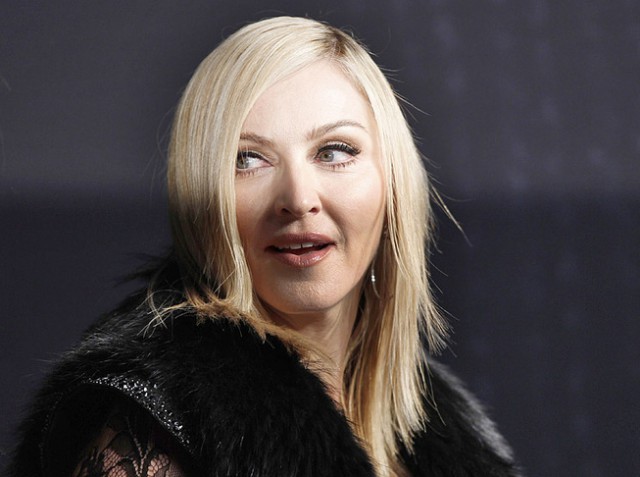 Мадонна обещает отблагодарить оральным сексом всех, кто проголосует за Клинтон    