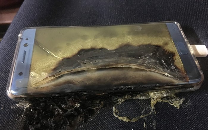 Смартфоны горят, Samsung тонет