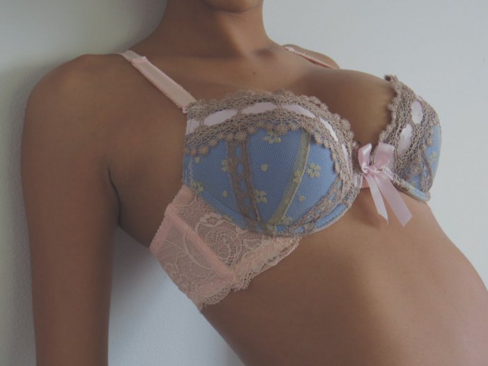 Девушки бывают разные