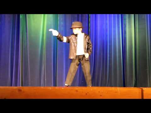 9-летний пацан танцует «Billie Jean»