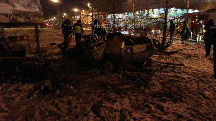 В Красноярске в аварии с грузовиком и легковушкой погибли три человека