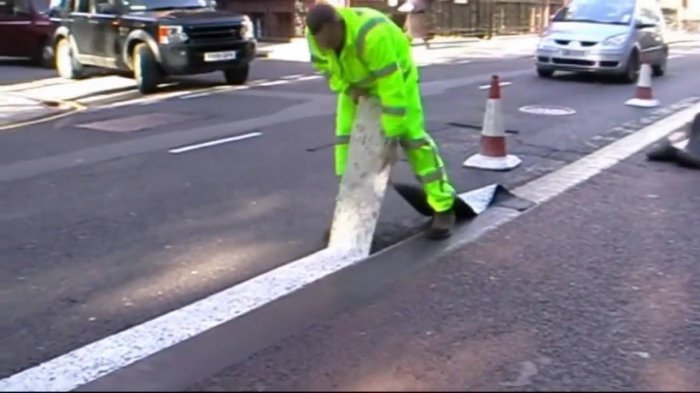 Как делают дорожную разметку в Европе!