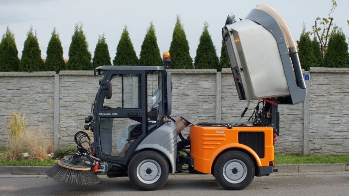 Миниатюрная многоцелевая машина для коммунального хозяйства!