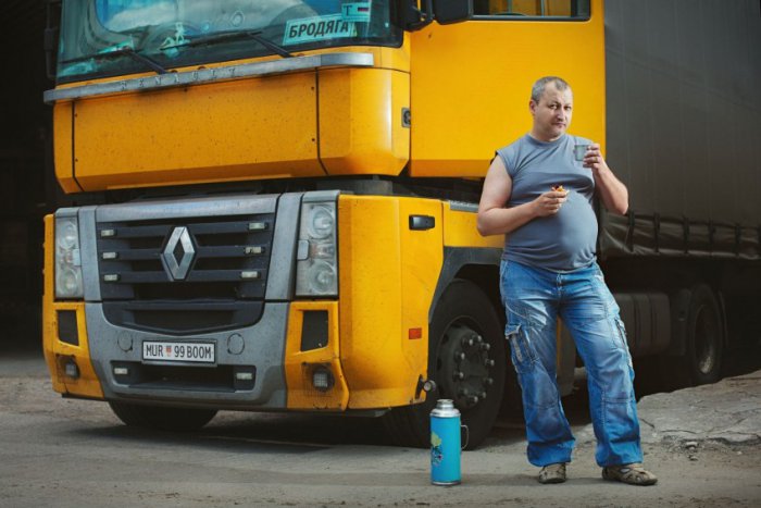 Студия Лебедева придумала новый формат госномеров для авто