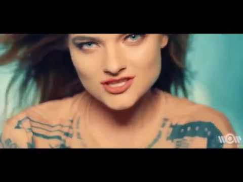 И следы на постели напомнят про счастливую ночь!