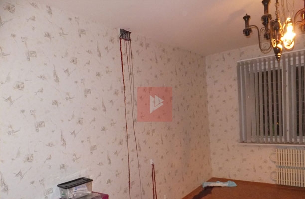  У жительницы Воронежа из розетки течёт похожая на кровь жидкость