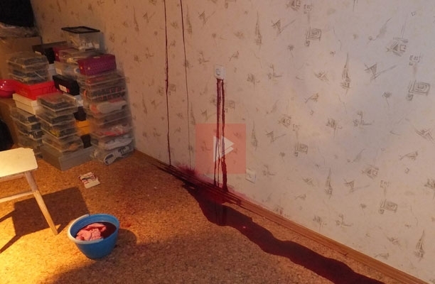  У жительницы Воронежа из розетки течёт похожая на кровь жидкость