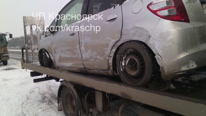 В массовое ДТП под Красноярском попали пять машин