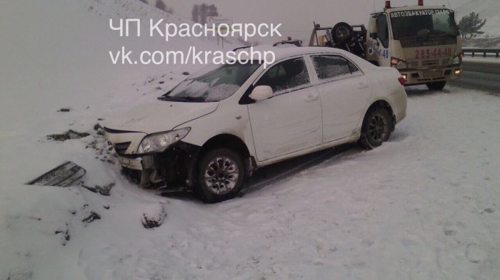 В массовое ДТП под Красноярском попали пять машин