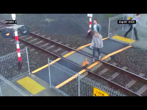  Капюшон, наушники, прикосновение Смерти