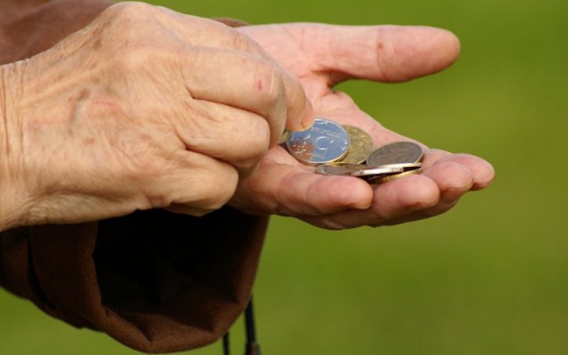  Почти половина работающих россиян живут за чертой бедности