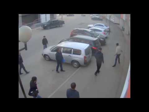 Деньги, палки, два ножа