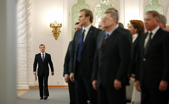 ФСБ засекретила ответ на депутатский запрос об имуществе Медведева