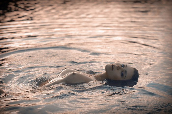 Девушки бывают разные