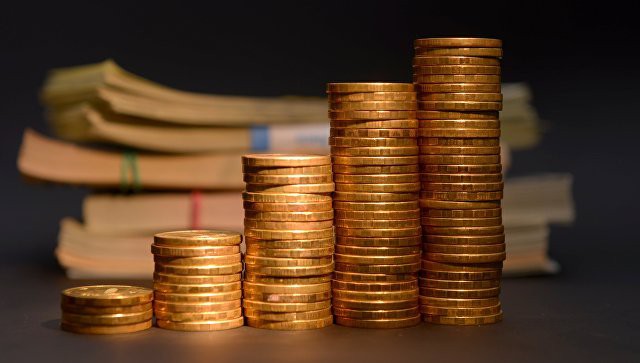  Медведев поручил подготовить законопроект о повышении МРОТ