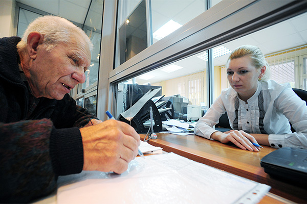 Кто пойдет на балл: как именно правительство отбирает пенсии у россиян Кто пойдет на балл: как именно правительство отбирает пенсии у россиян