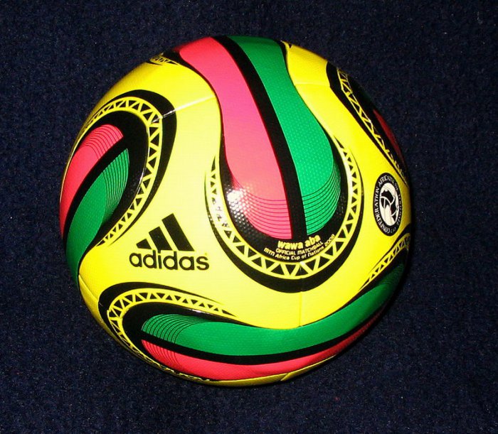 ТОП-10 самых значимых мячей в футболе за последние 20 лет