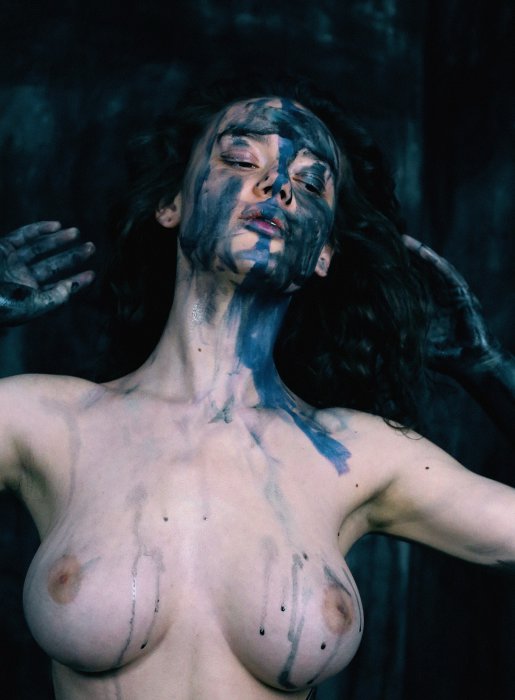 Девушки бывают разные