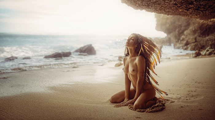 Девушки бывают разные