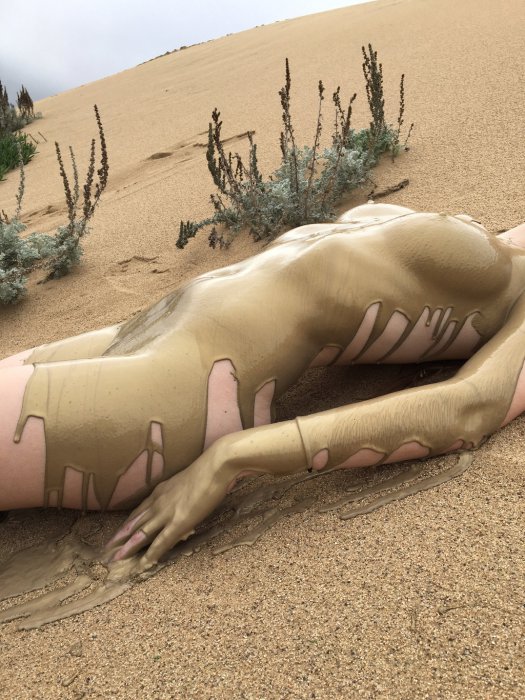 Девушки бывают разные