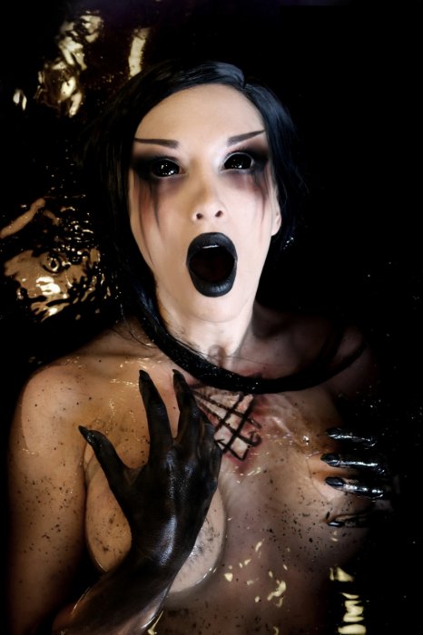 Девушки бывают разные