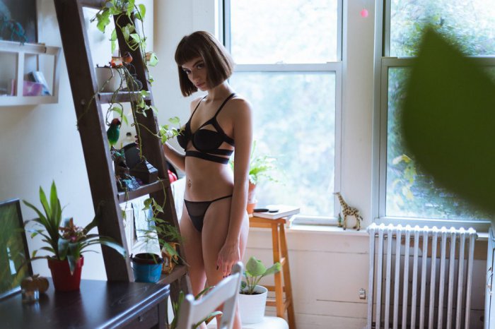 Девушки бывают разные