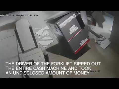 Утащили банкомат вилочным погрузчиком