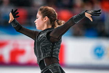 Фигуристка Липницкая полечилась от анорексии и завершила карьеру    