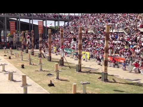 Интересный конкурс на чемпионате дровосеков