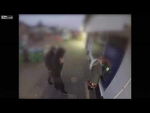 Грабители у банкомата и кулак прохожего